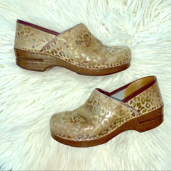 gold dansko